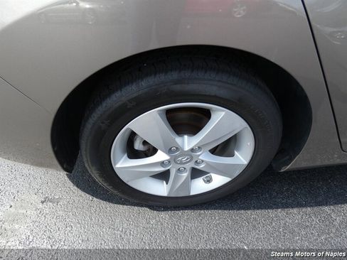 Used 2013 Hyundai Elantra GLS w/ Preferred Pkg FWD image 17