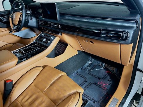 Used 2023 Lincoln Aviator Black Label w/ Dynamic Handling Package image 31