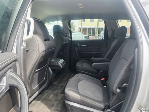 Used 2016 Chevrolet Traverse LT image 13