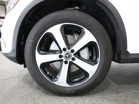 Used 2021 Mercedes-Benz GLC 300 4MATIC image 5