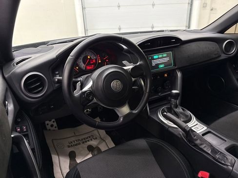 Used 2020 Toyota 86 image 14