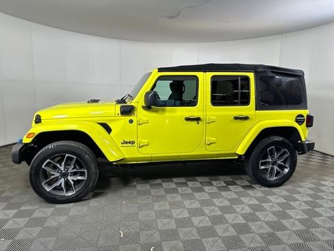 Used 2024 Jeep Wrangler Unlimited image 6