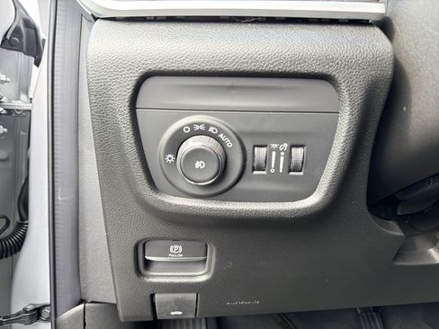 New 2025 Jeep Grand Cherokee Limited AWD/4WD image 16