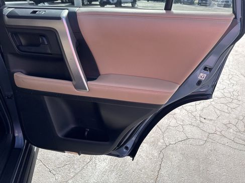 Used 2013 Toyota 4Runner Limited image 11