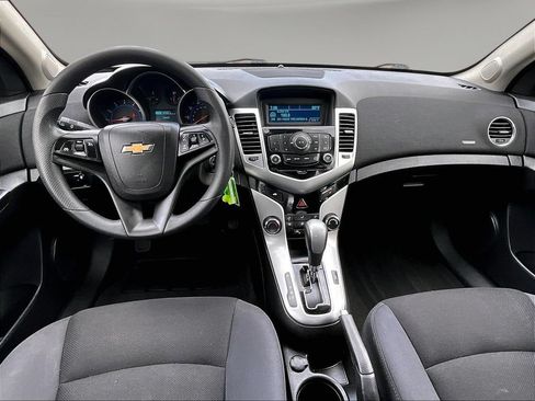 Used 2016 Chevrolet Cruze LT FWD image 10