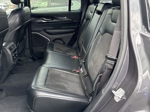 Used 2022 Jeep Grand Cherokee Altitude image 16