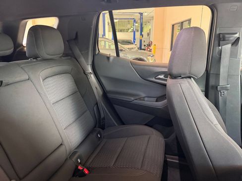 Used 2025 Chevrolet Equinox LT FWD image 32
