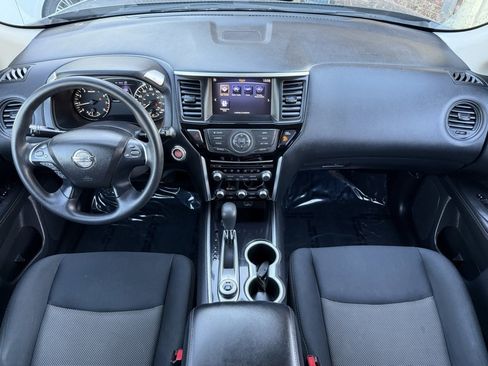 Used 2018 Nissan Pathfinder S image 22