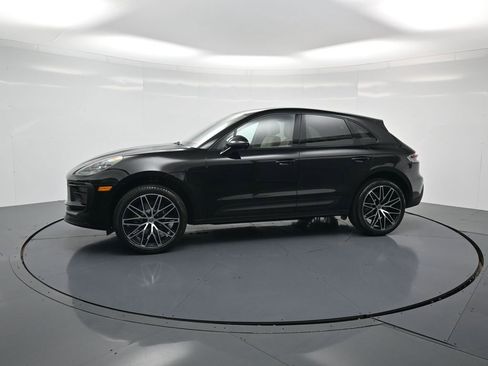 Used 2026 Porsche Macan AWD/4WD image 2