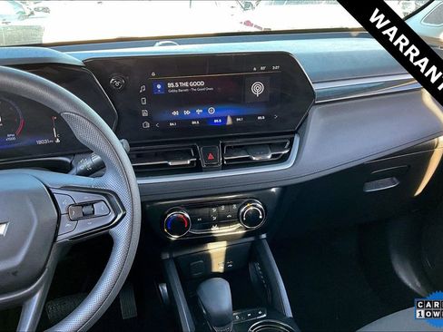 Used 2024 Chevrolet TrailBlazer LT w/ Driver Confidence Package image 9