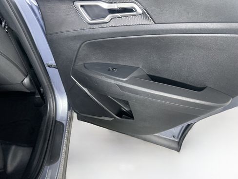 Used 2025 Kia Sportage LX FWD image 27