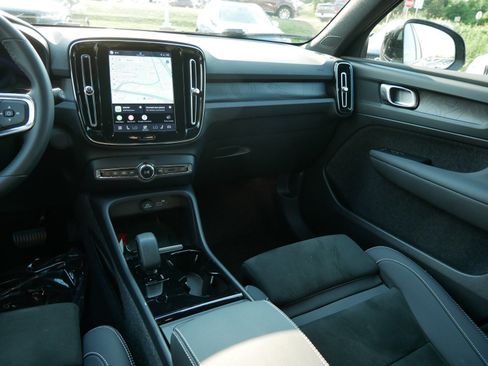 Used 2023 Volvo XC40 Recharge Plus w/ Protection Package Premier AWD/4WD image 14