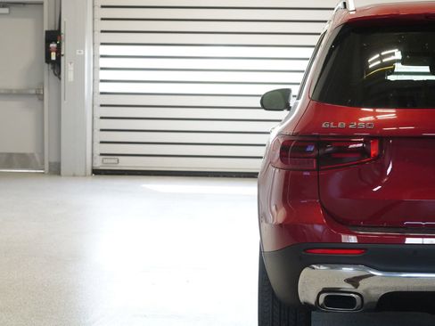 New 2026 Mercedes-Benz GLB 250 4MATIC image 12