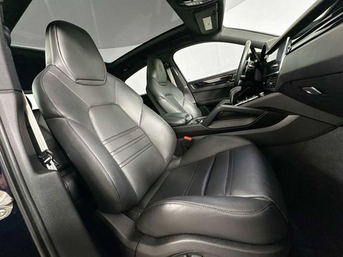 Certified 2022 Porsche Cayenne Platinum Edition image 29