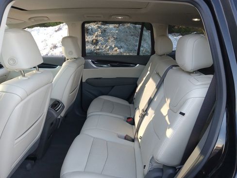 Used 2023 Cadillac XT6 Premium Luxury w/ Technology Package image 25