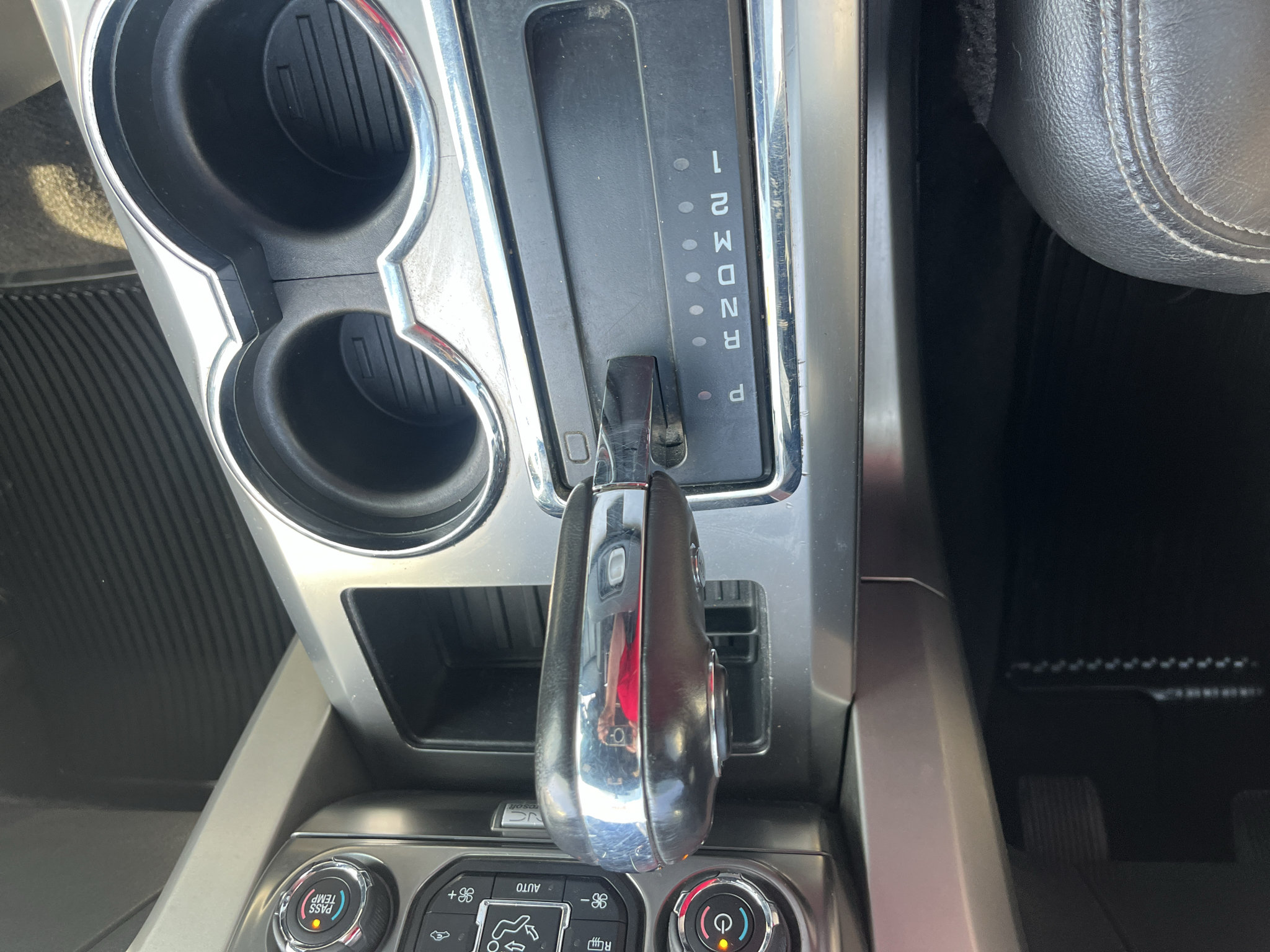Used 2014 Ford F150 FX4 w/ Equipment Group 402A Luxury AWD/4WD image 9