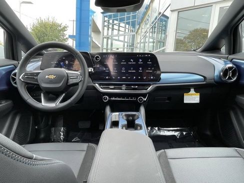 New 2026 Chevrolet Equinox EV LT image 29