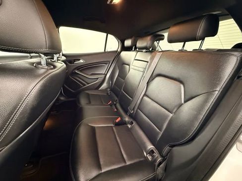 Used 2020 Mercedes-Benz GLA 250 image 11