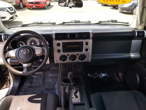 Used 2008 Toyota FJ Cruiser 2WD image 17
