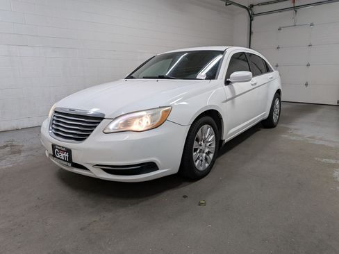 Used 2014 Chrysler 200 LX FWD image 11