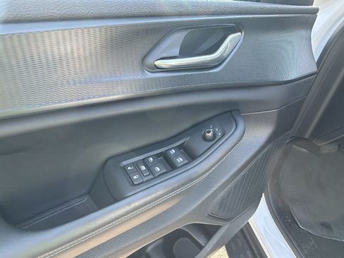Used 2025 Jeep Grand Cherokee L Altitude AWD/4WD image 15
