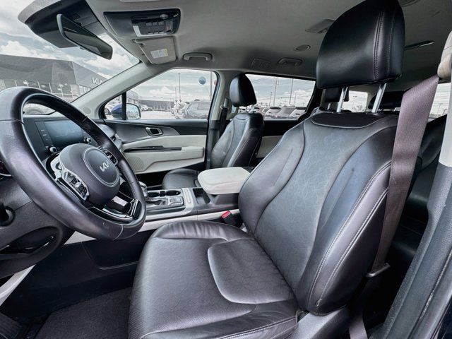 Used 2024 Kia Carnival LX FWD image 20