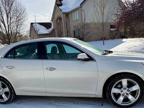 Used 2014 Chevrolet Malibu LTZ image 4