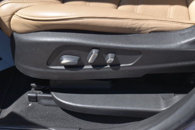 Used 2018 Cadillac XT5 Platinum w/ Driver Assist Package AWD/4WD image 15