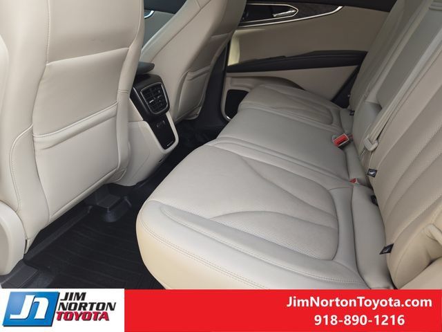 Used 2019 Lincoln Nautilus Reserve FWD image 32