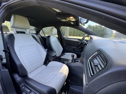 Used 2016 Volkswagen Jetta Sport FWD image 14