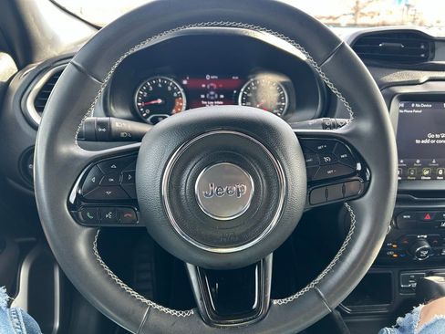 Used 2021 Jeep Renegade Latitude image 29