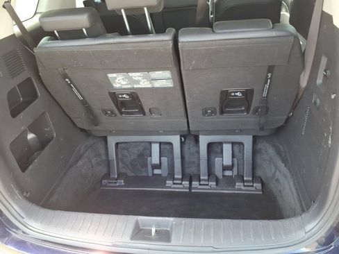 Used 2023 Kia Carnival LX FWD image 14