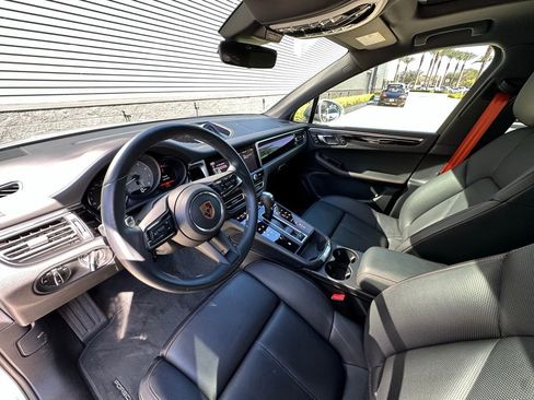 Used 2022 Porsche Macan S image 4