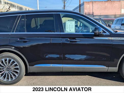 Used 2023 Lincoln Aviator Reserve w/ Equipment Group 201A image 6