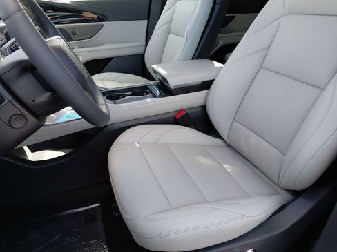 New 2026 Lincoln Nautilus Premier image 13