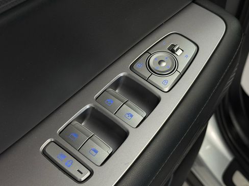 Used 2024 Hyundai Palisade Limited AWD/4WD image 18