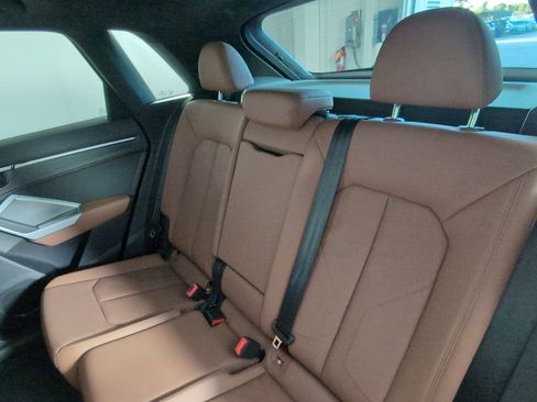 Used 2020 Audi Q3 2.0T Premium w/ Convenience Package image 28