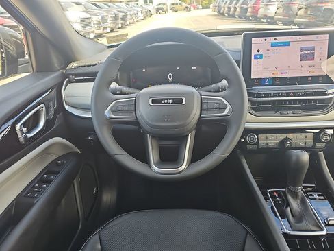 New 2025 Jeep Compass Limited w/ Elite Group AWD/4WD image 14