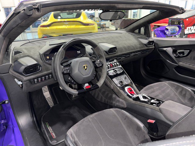 Used 2017 Lamborghini Huracan LP 610-4 AWD/4WD image 13