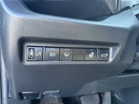Used 2021 Toyota RAV4 XLE w/ Convenience Package AWD/4WD image 18