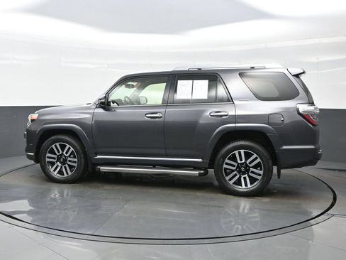 Used 2018 Toyota 4Runner Limited AWD/4WD image 3