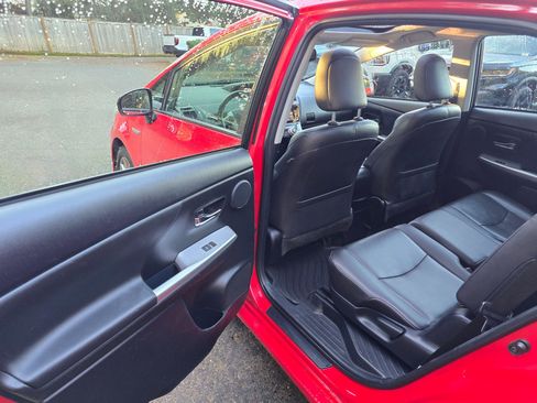 Used 2016 Toyota Prius V Five image 15