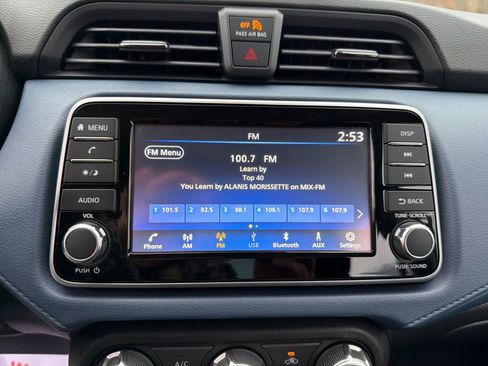 Used 2025 Nissan Versa SV image 35