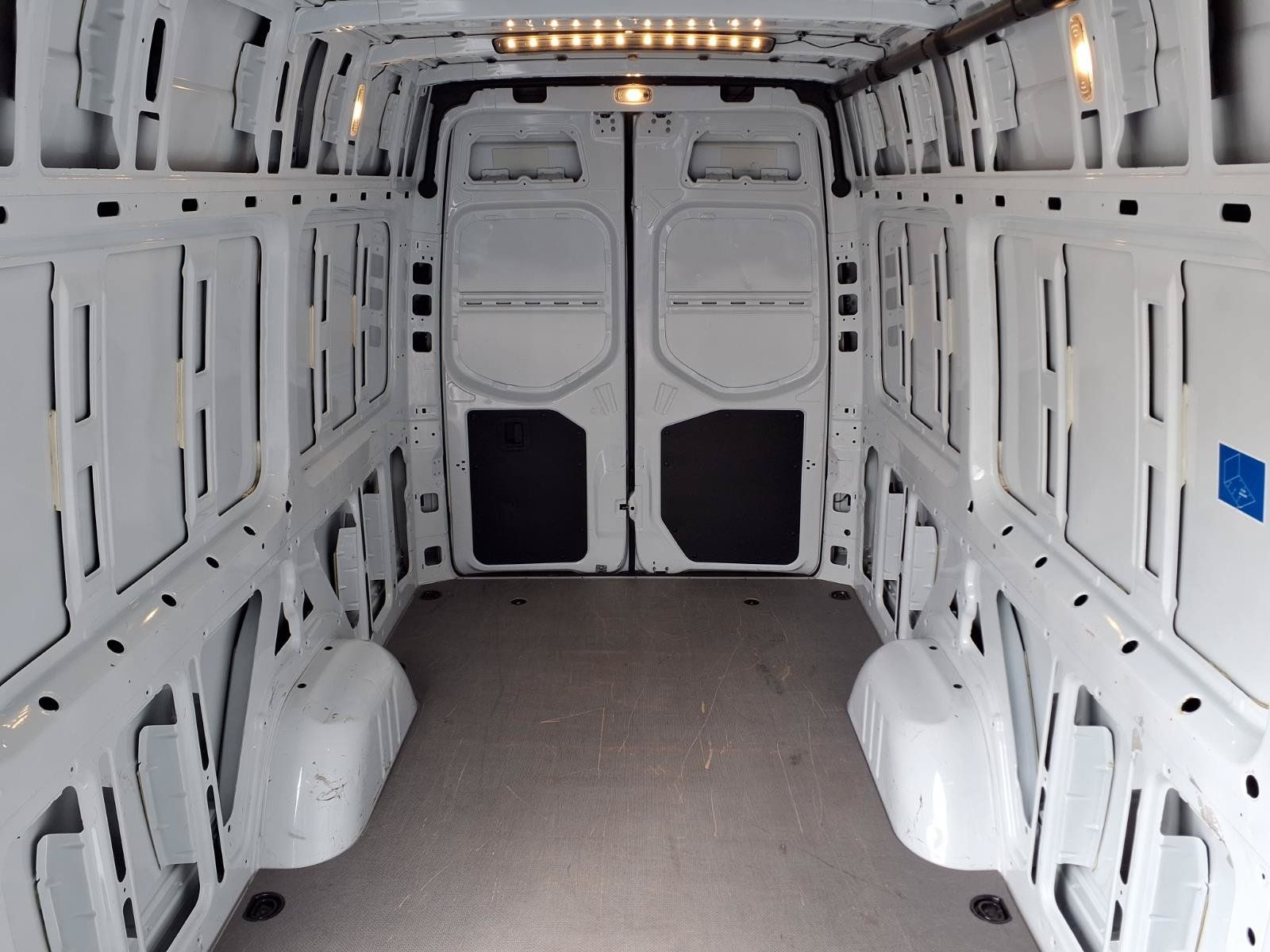 Used 2022 Mercedes-Benz Sprinter 2500 image 14