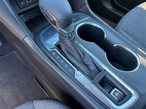 Used 2023 Chevrolet Equinox LT image 19