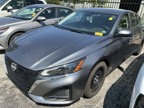 Used 2023 Nissan Altima 2.5 S FWD image 11
