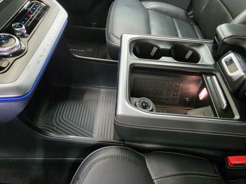 Used 2025 Ford Expedition Max Platinum AWD/4WD image 31