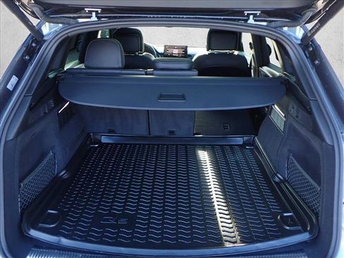 Used 2023 Audi Q5 e Premium Plus image 8