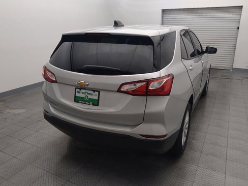 Used 2021 Chevrolet Equinox LS w/ LS Convenience Package image 7