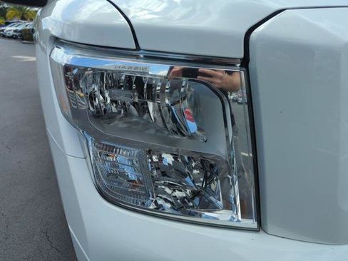 Certified 2023 Nissan Titan SV RWD image 17
